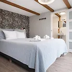 King's Szálloda 3*