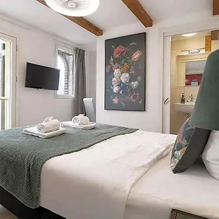 King's Hotel 3*